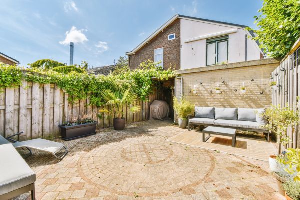 Courtyard Patio Service in Corona